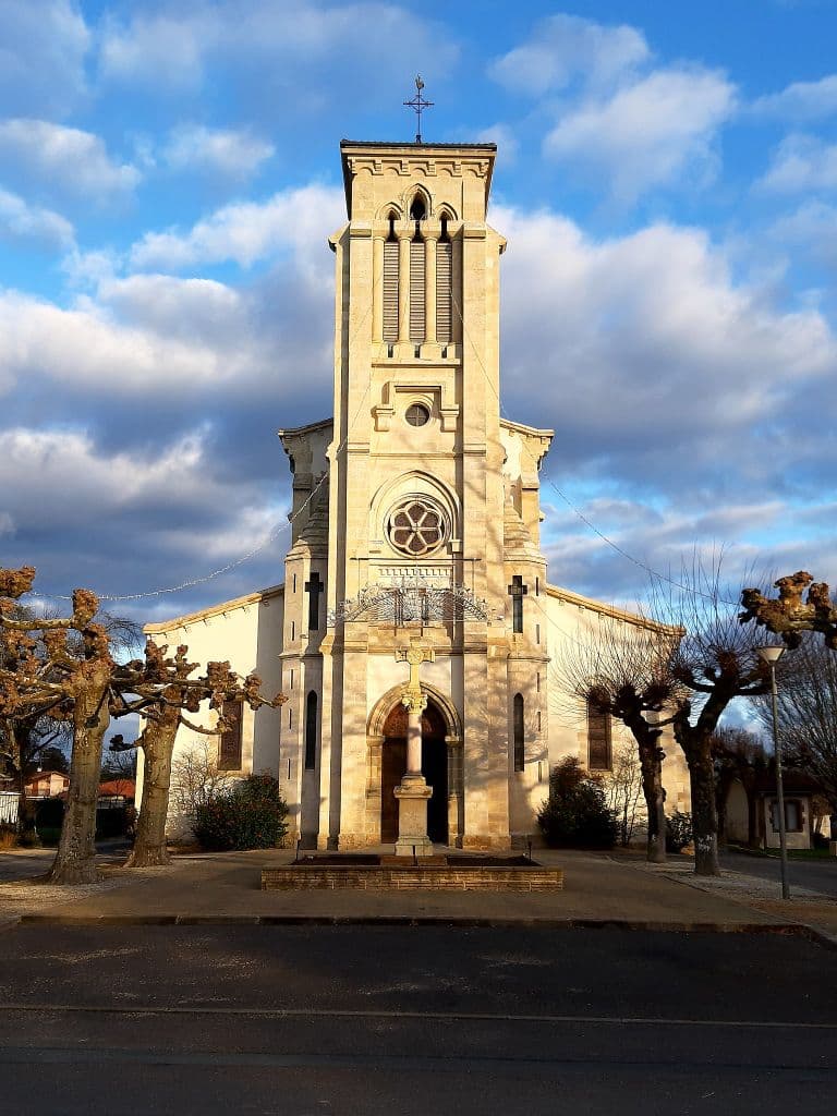 Fichier:Eglise Saint Jean-Baptiste de Benquet rénovée 2020 05.jpg ...