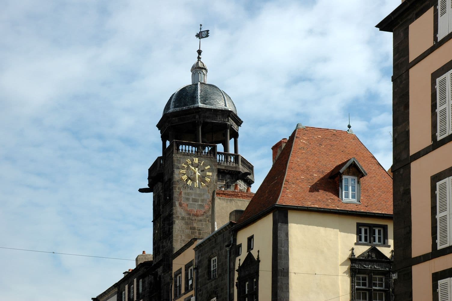File:France Auvergne Rhone Alpes 63 Riom 01.jpg - Wikimedia Commons