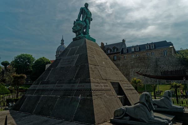 Monument À Mariette