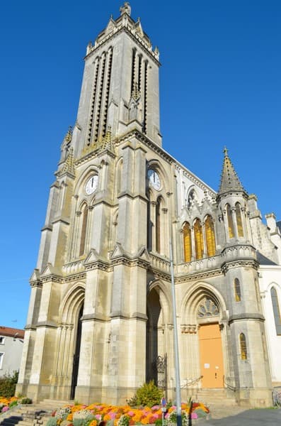 Église Saint-Pierre de Cholet