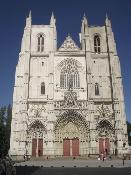 Cathédrale de Saint-Pierre et Saint-Paul